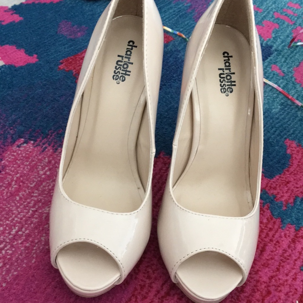 Charlotte Russe nude pumps. New. Pattern leather 7